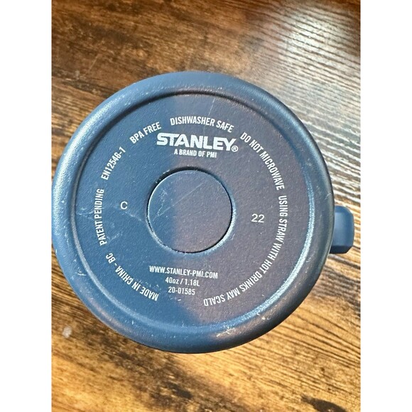 Stanley Quencher H2.0 FlowState Tumbler 40oz Navy Blue EUC!! - Picture 6 of 7